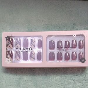 Yilamo dark wine and silver  Press On Nails. Two designs in one box. NIB